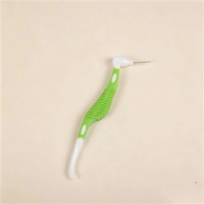 Berus Interdental Ruang Ketat